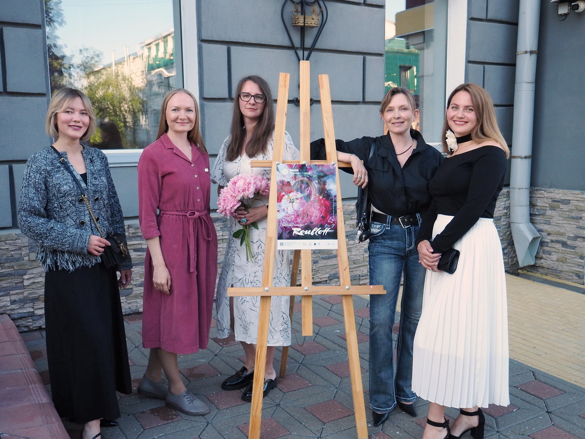 Слева направо: Жанна Губина, Татьяна Фролова, Ирина Кукрусова, Наталья Попова, Софья Романова