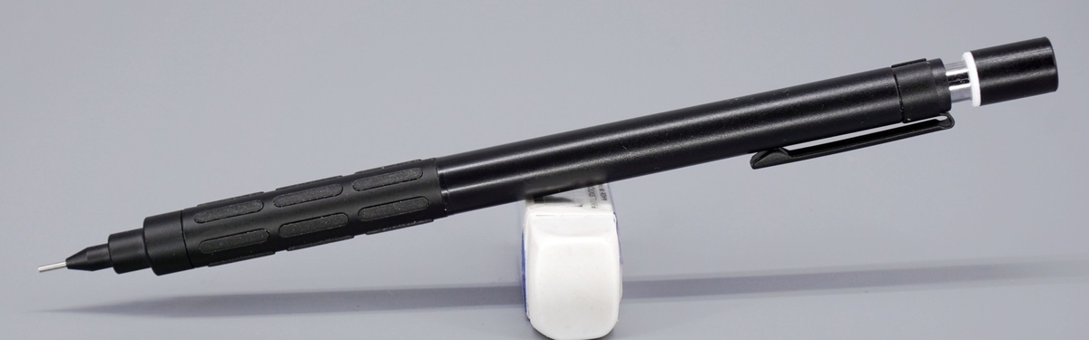 На фото — Pentel Graph 1000 For Pro