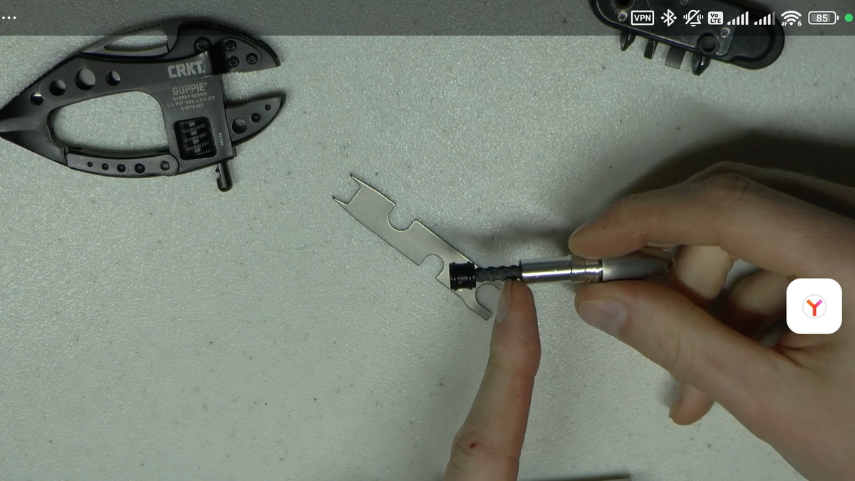 Скриншот из видеоролика автора Stephen B.R.E. Brown под названием Disassembly Line Asvine J16 на замедленном, но ещё не заблокированном Youtube